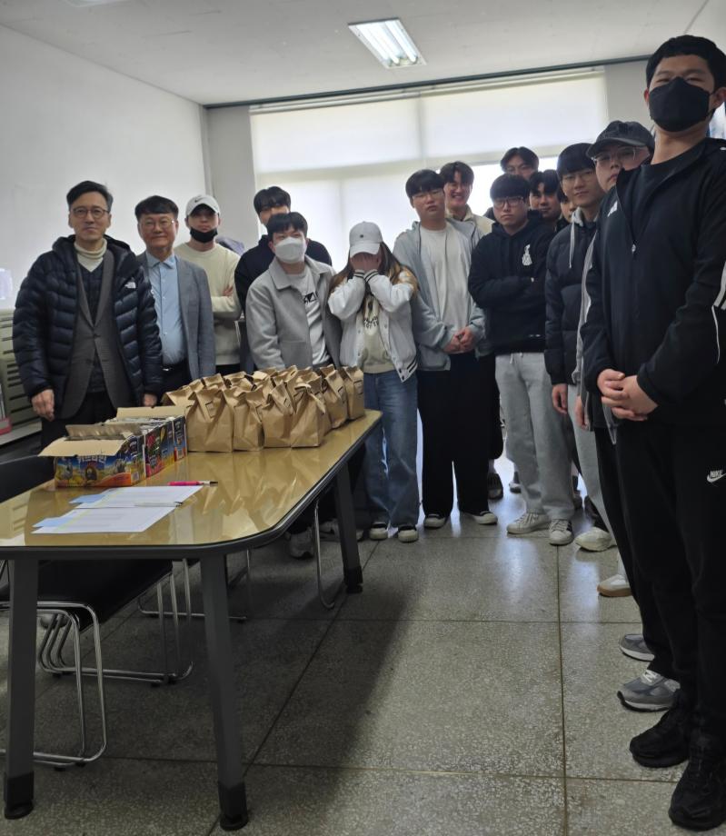 중간고사 대비 세네뜨리아 빵 나눔 행사 진행